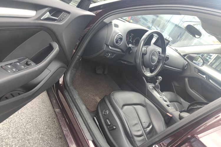 Audi A3 2015 car image #18