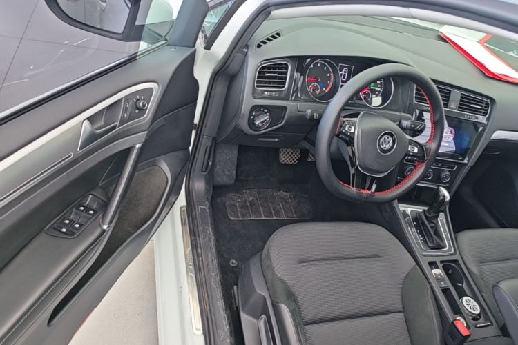 Volkswagen Golf 2020 #16 Volkswagen Golf 2020 car image #16