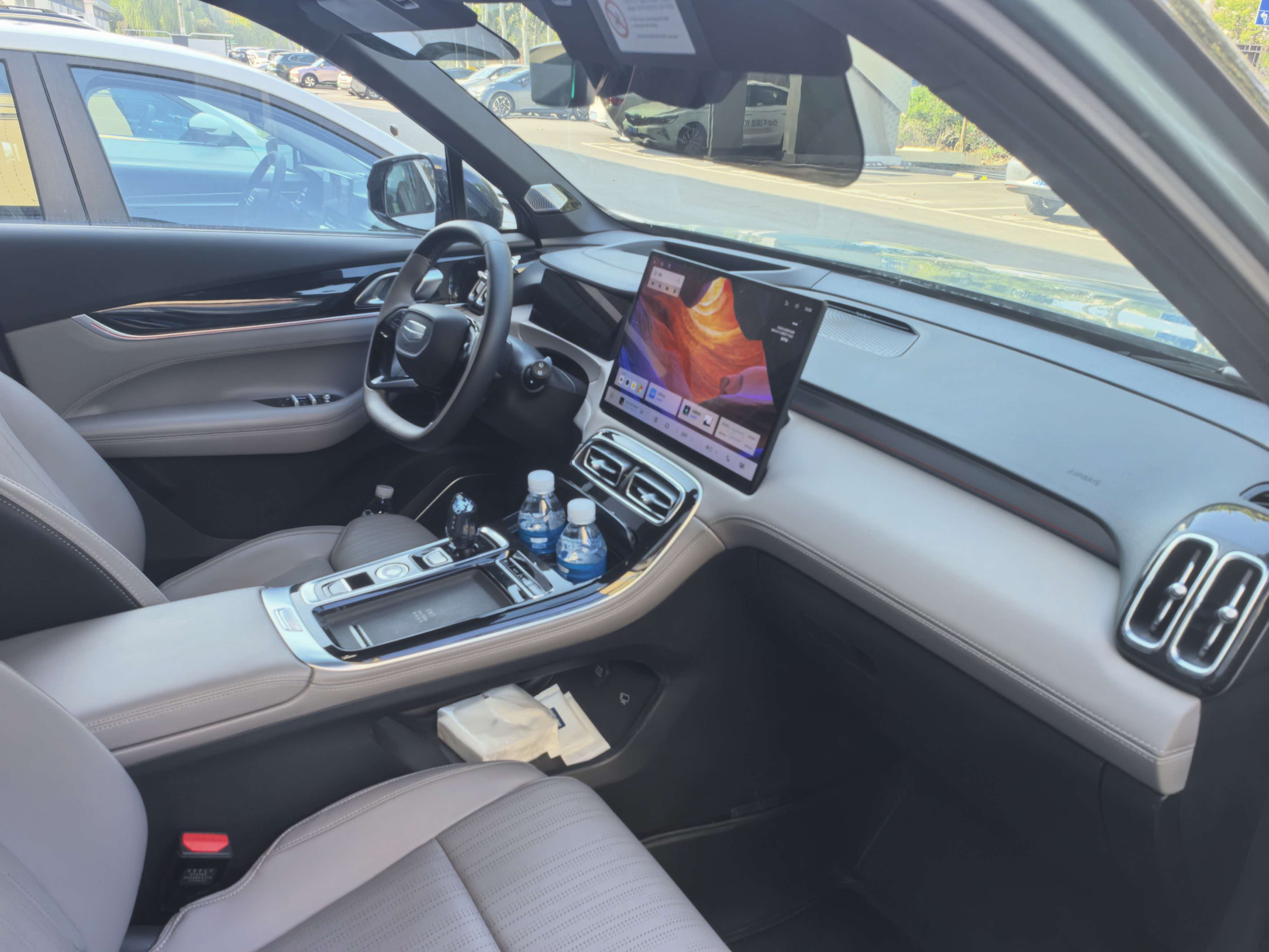 GEELY Boyue L 2025 immagine di auto #4