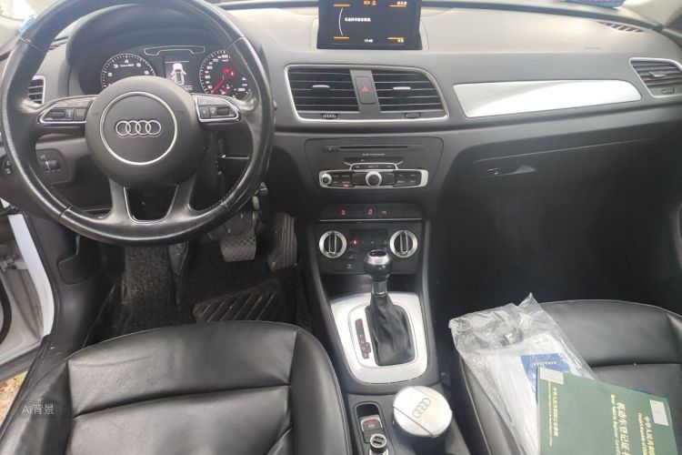 Audi Q3 2016 car image #11