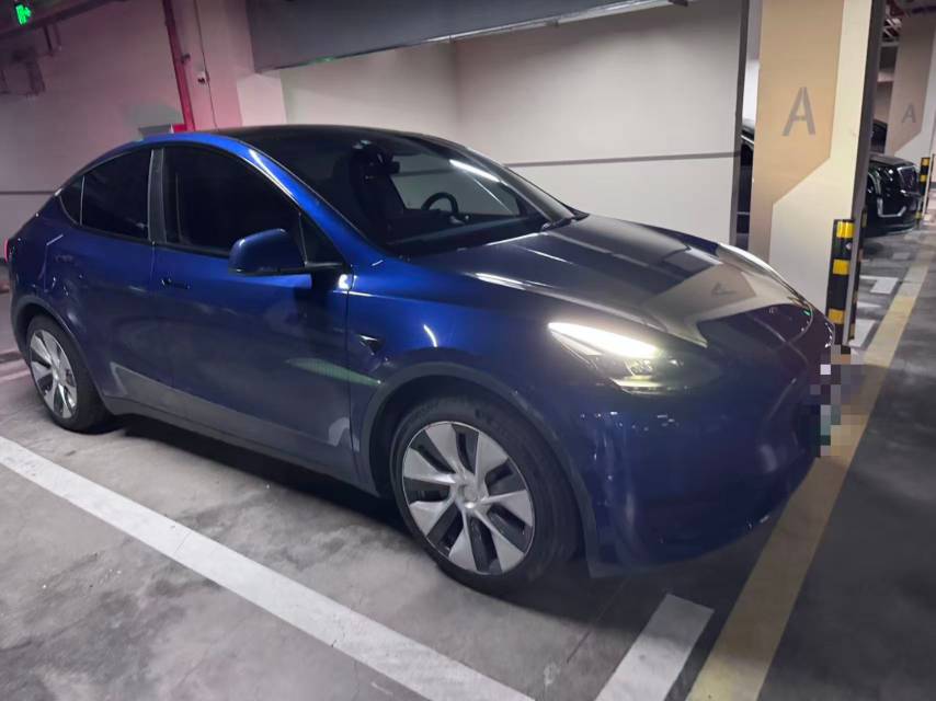 Tesla Model Y 2022 #3 Tesla Model Y 2022 car image #3
