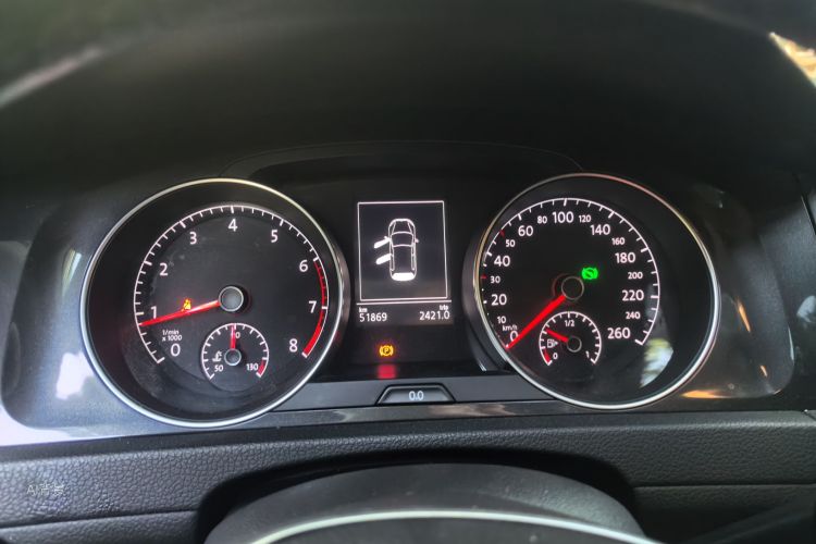 Volkswagen Golf 2017 car image #13