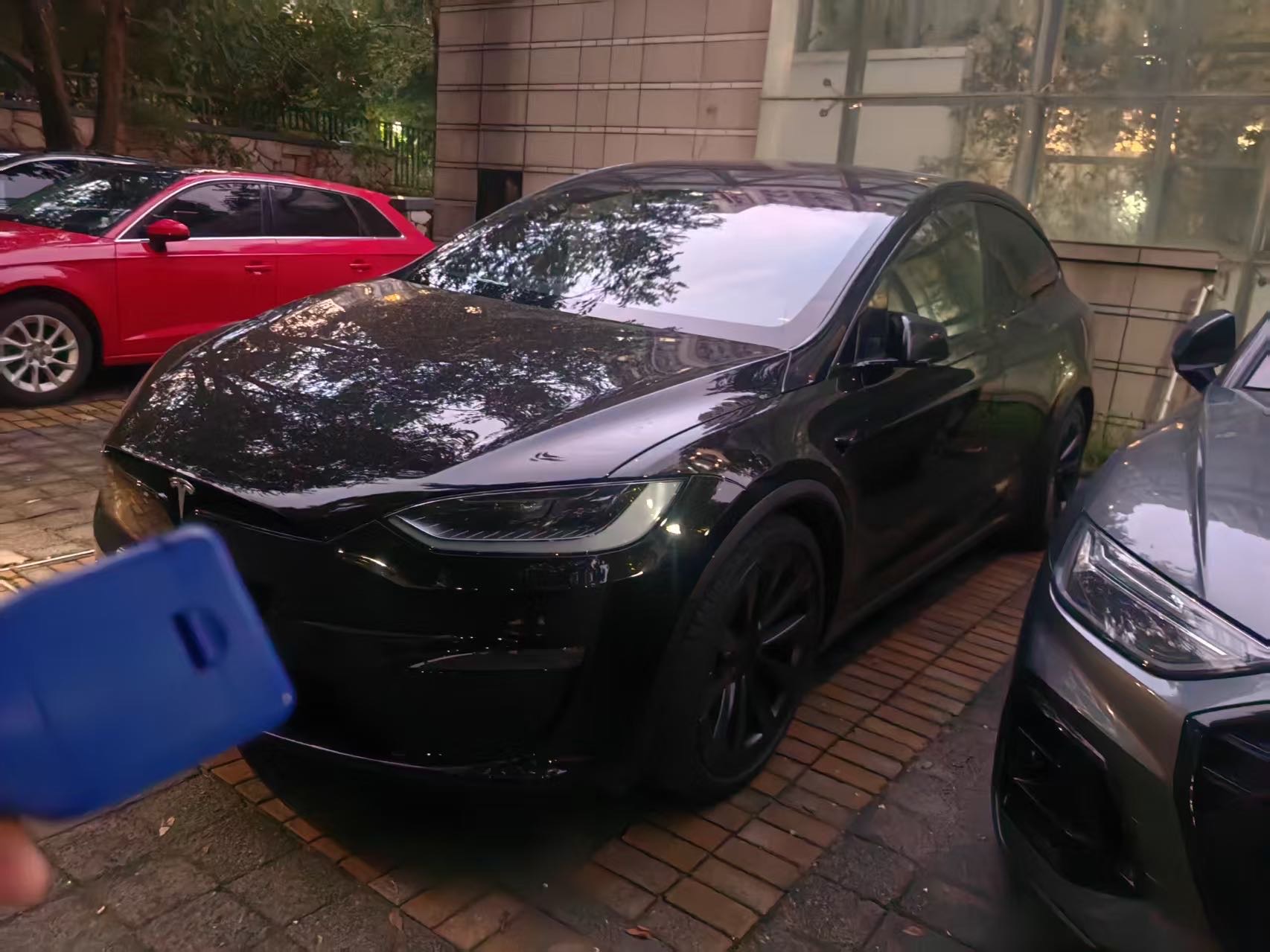 Tesla Model X 2024 car image 
