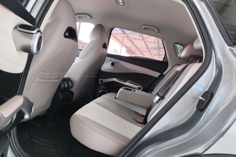 BYD Yuan Plus 2024 immagine di auto #13
