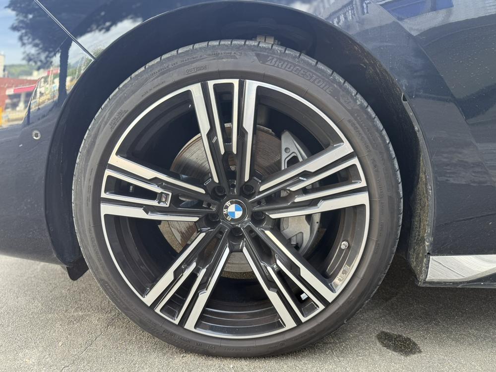 BMW 7 Series 2025 car image #9