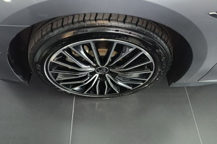 BYD Han 2022 immagine di auto #9