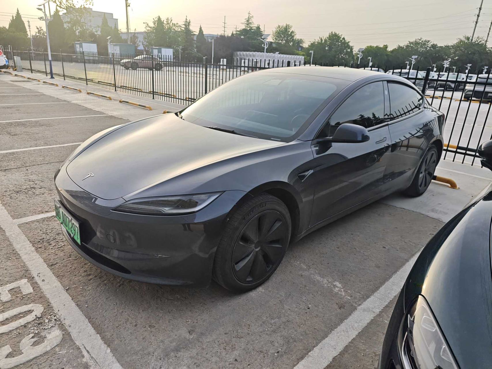 Tesla Model 3 2024 car image 