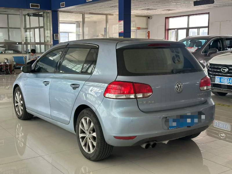 Volkswagen Golf 2011 car image #6
