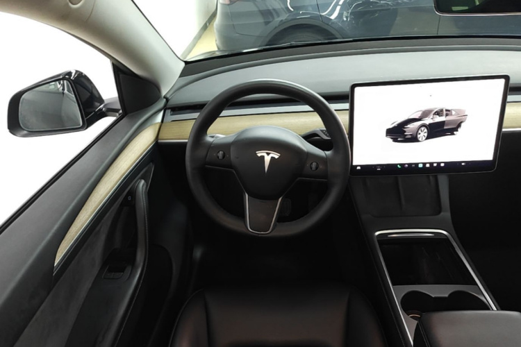Tesla Model Y 2023 #11 Tesla Model Y 2023 car image #11