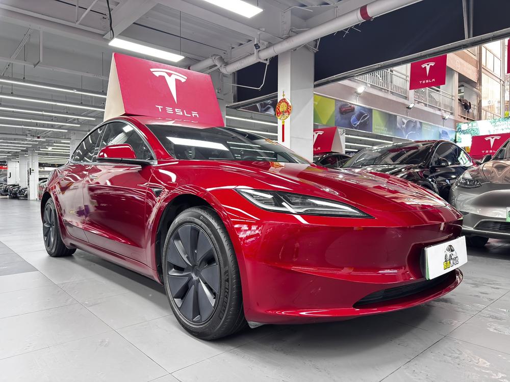 Tesla Model 3 2023 car image #3