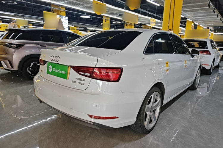 Audi A3 2019 car image #7