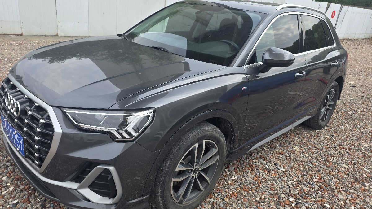 Audi Q3 2023 Audi Q3 2023 immagine di auto