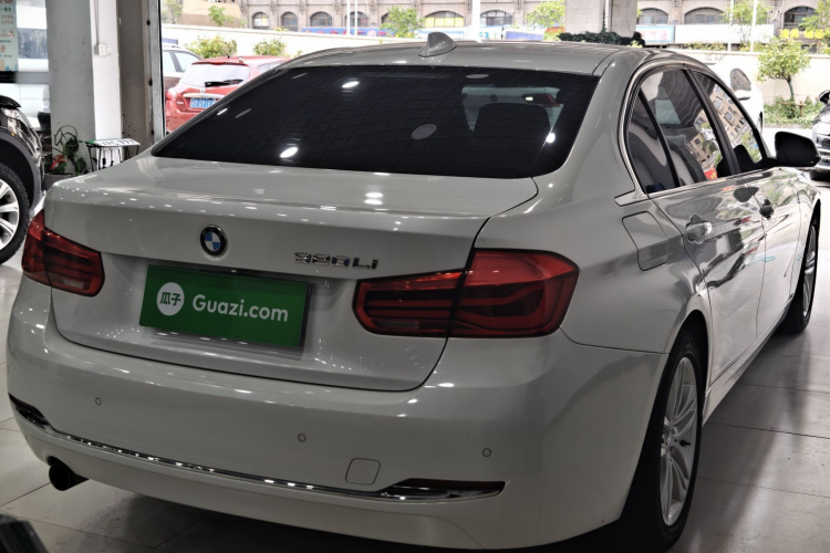 BMW 3 Series 2016 car image #10
