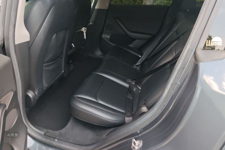 Tesla Model Y 2022 immagine di auto #19