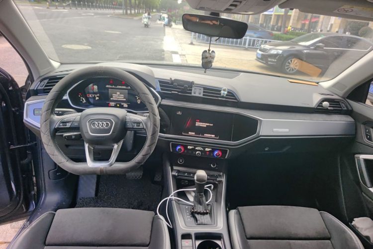 Audi Q3 2021 #11 Audi Q3 2021 car image #11