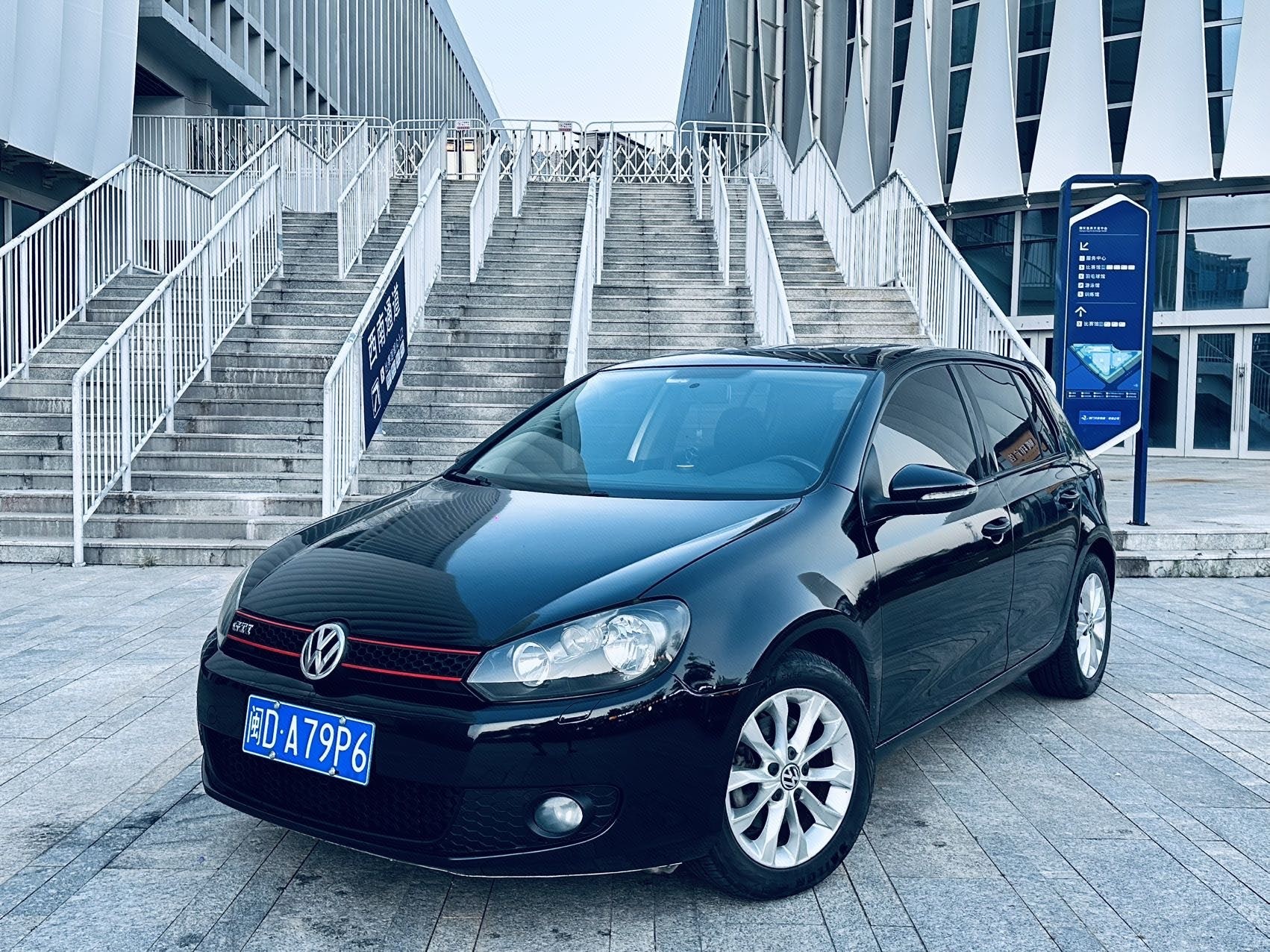 Volkswagen Golf 2011 Volkswagen Golf 2011 car image
