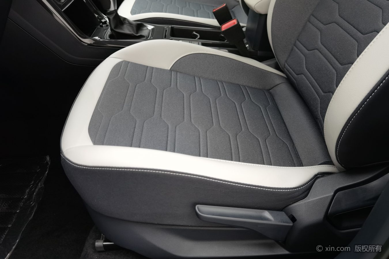 Volkswagen Tharu 2026 car image #21