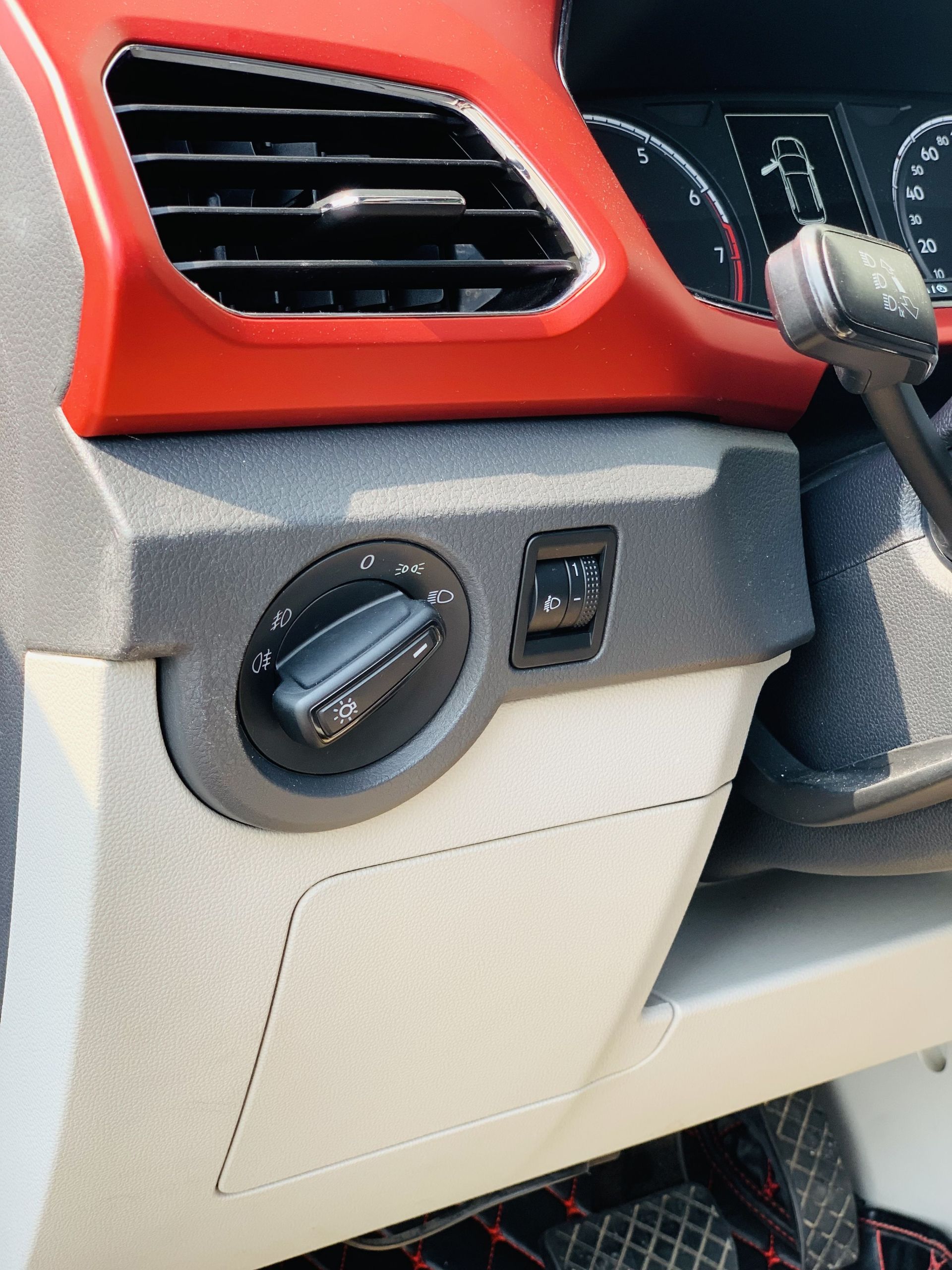 Volkswagen T-Cross 2020 #18 Volkswagen T-Cross 2020 immagine di auto #18