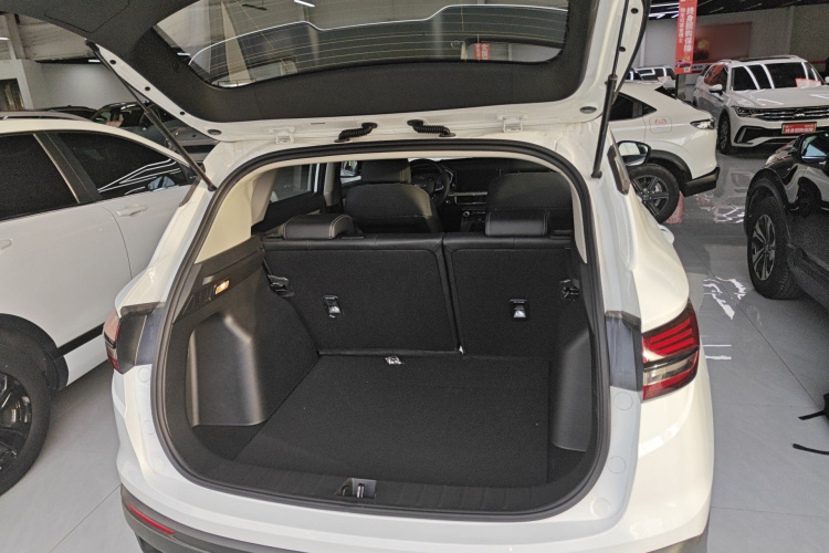 GEELY Coolray 2026 immagine di auto #21
