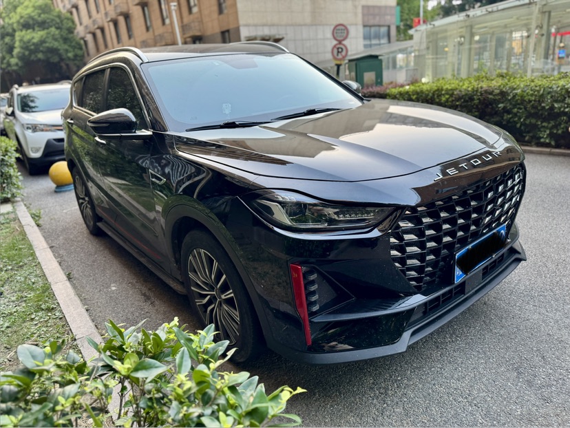 Jetour X70 PLUS 2023 car image #3