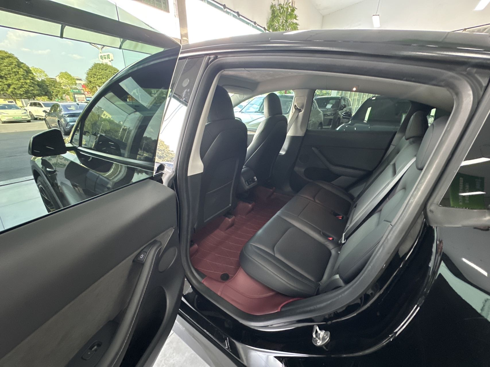 Tesla Model Y 2022 car image #5