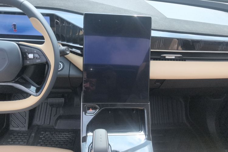 GEELY Boyue L 2024 immagine di auto #13