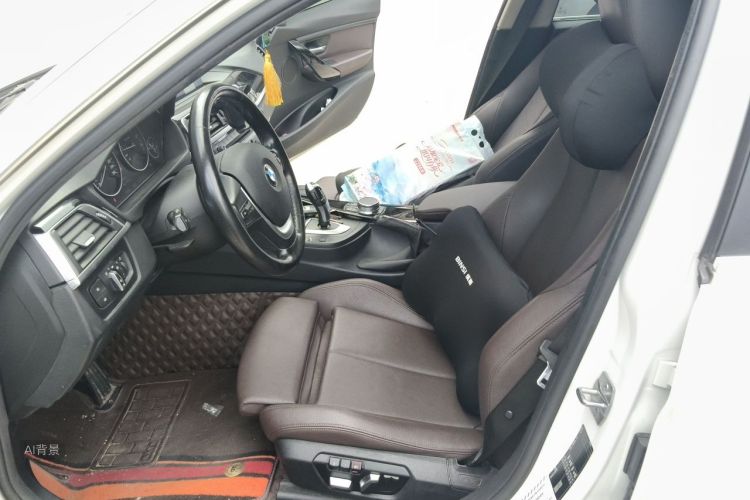 BMW 3 Series 2019 car image #17