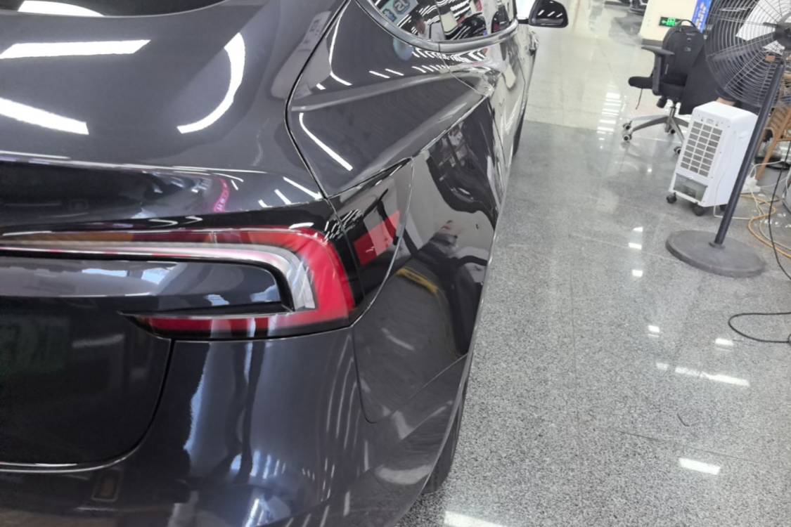 Tesla Model 3 2024 car image #7