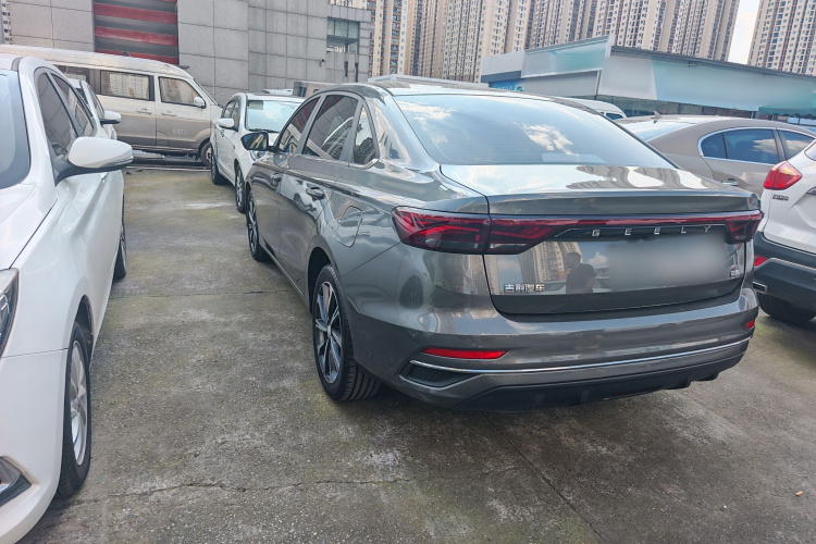 GEELY Emgrand 2025 #5 GEELY Emgrand 2025 car image #5