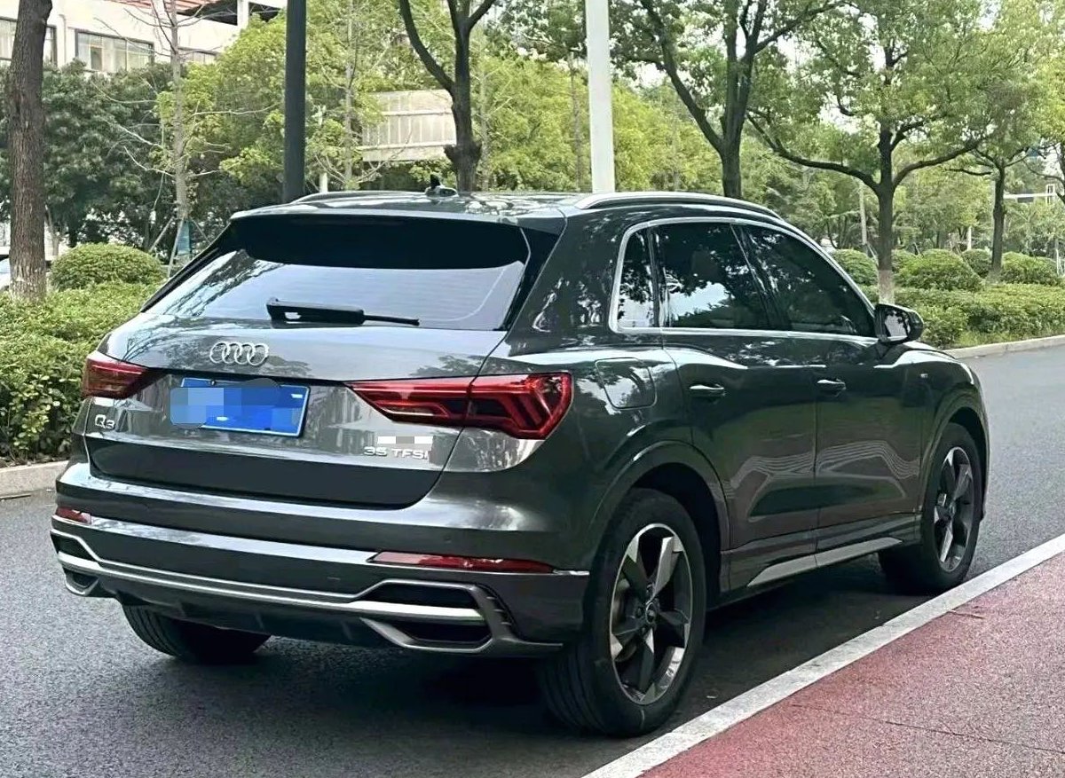 Audi Q3 2022 car image #4