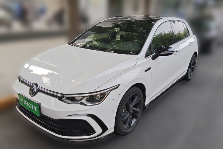 Volkswagen Golf 2022 car image #2