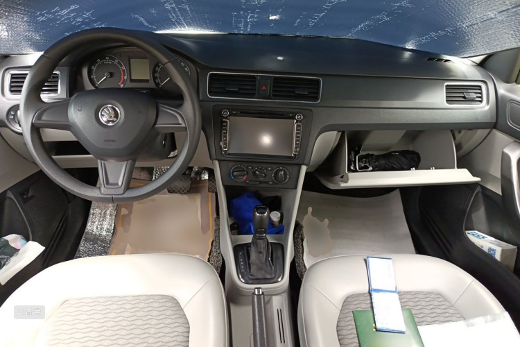 Skoda Rapid 2015 #11 Skoda Rapid 2015 image de voiture #11
