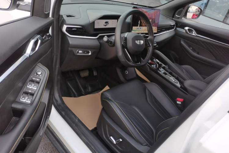 GEELY Coolray 2025 car image #16