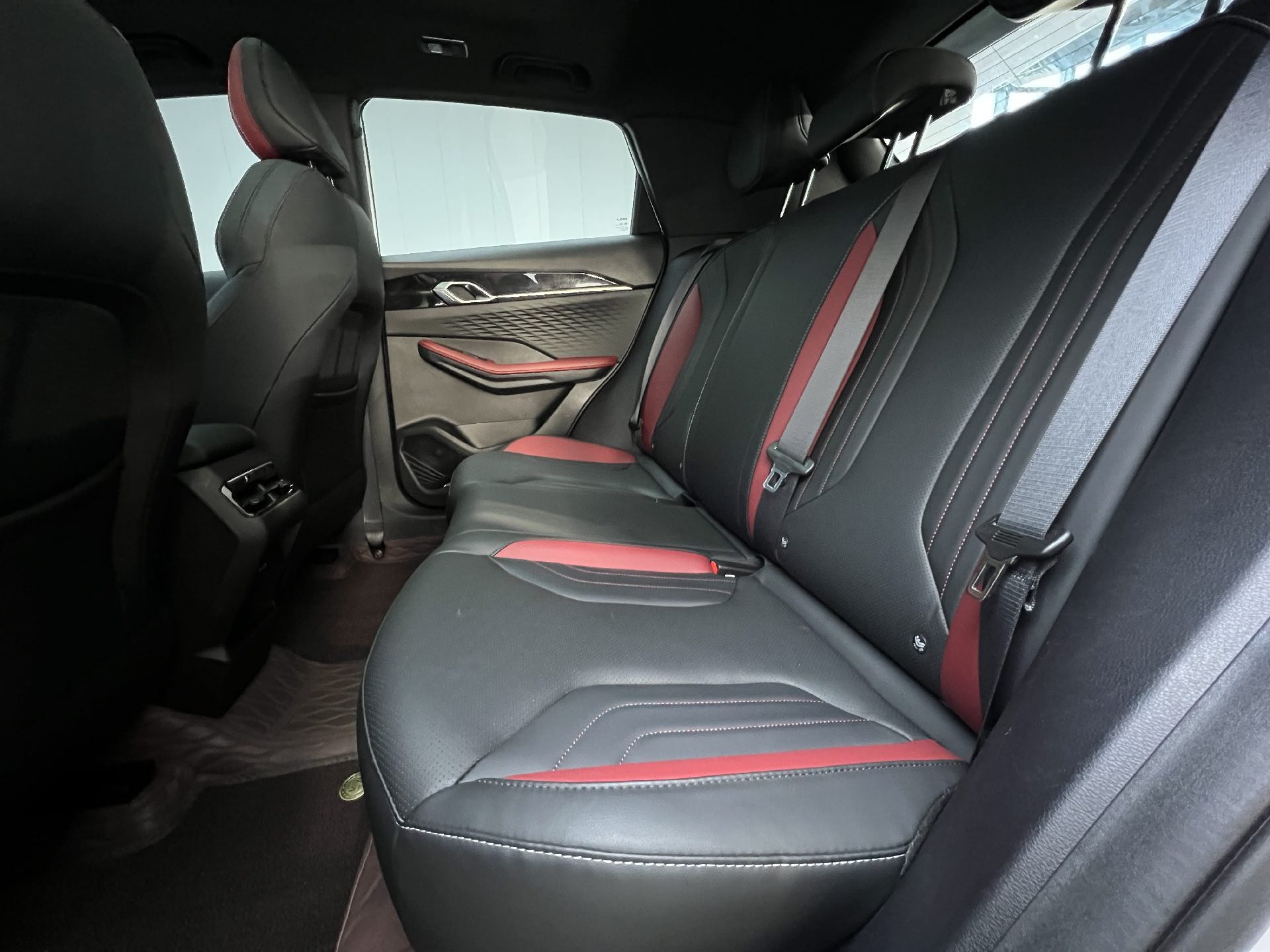 GEELY Coolray 2024 car image #6