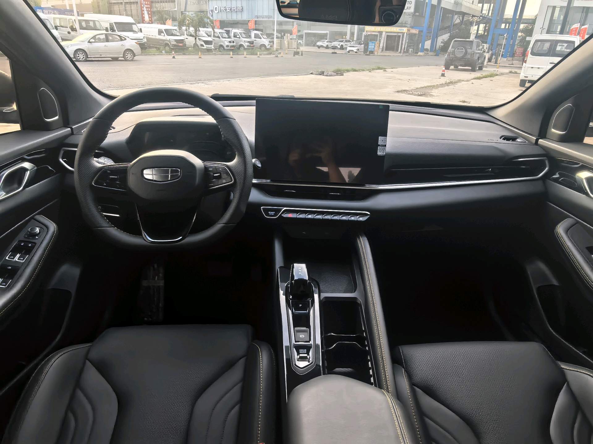 GEELY Coolray 2026 car image #6