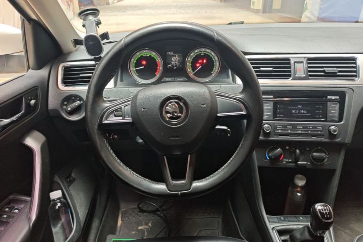 Skoda Rapid 2019 #11 Skoda Rapid 2019 car image #11