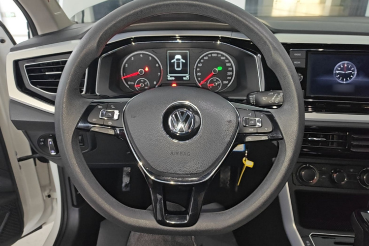 Volkswagen Polo 2020 car image #11