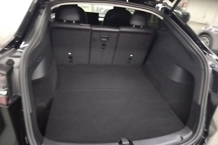 Tesla Model Y 2023 #19 Tesla Model Y 2023 immagine di auto #19