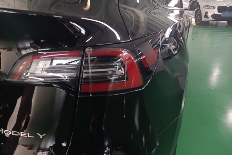 Tesla Model Y 2022 #8 Tesla Model Y 2022 car image #8
