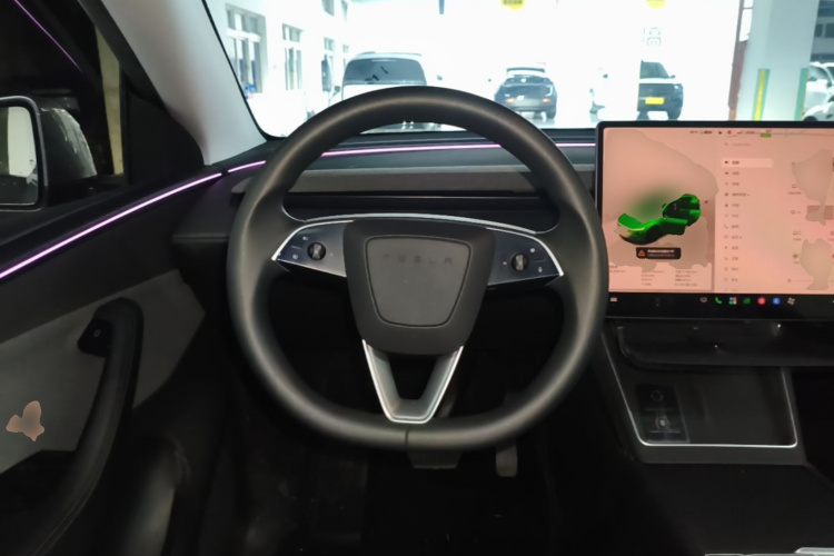 Tesla Model Y 2025 #11 Tesla Model Y 2025 car image #11