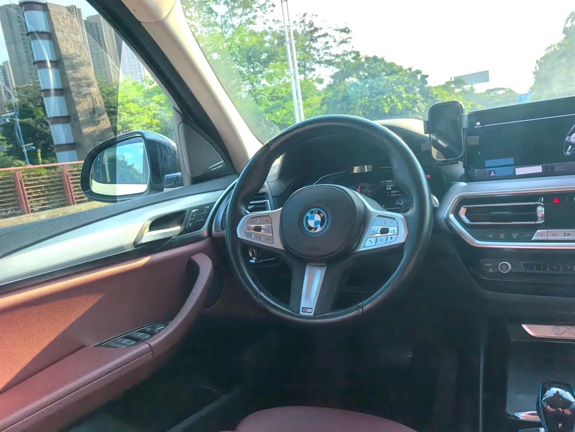 BMW iX3 2023 car image #7