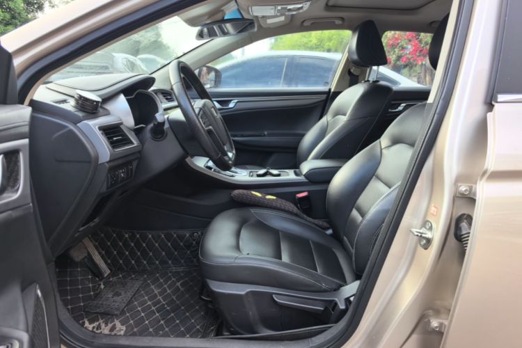 GEELY Emgrand GL 2018 car image #15
