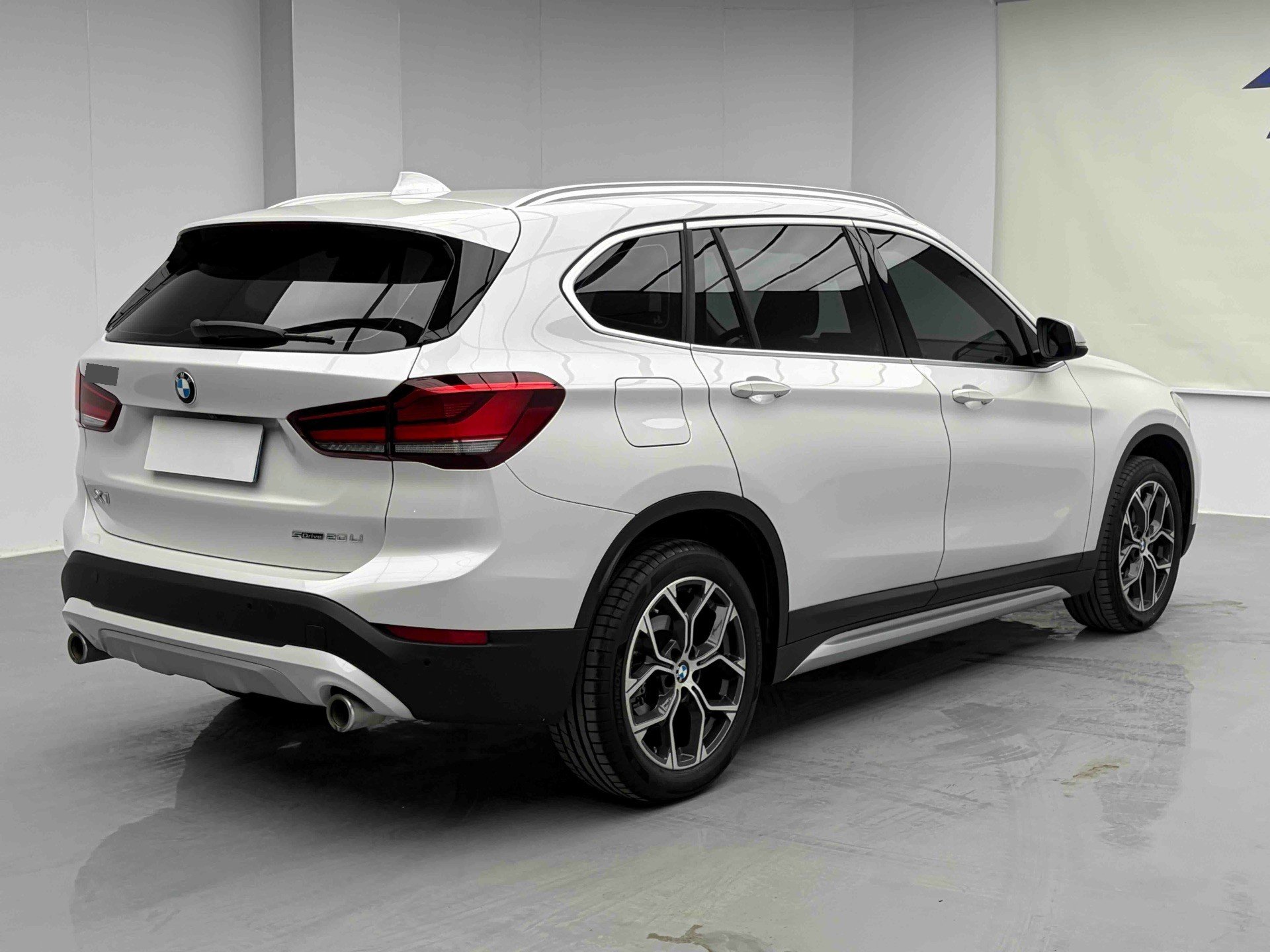 2023 car image #15
