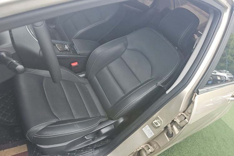 GEELY Emgrand 2021 car image #15