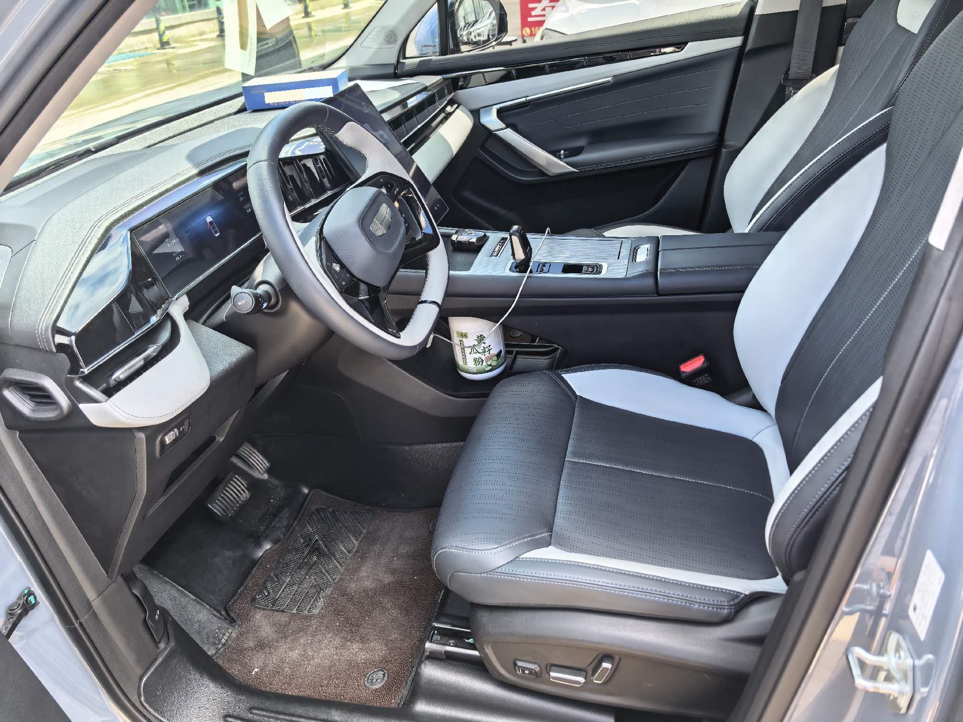 GEELY Boyue L 2025 car image #2