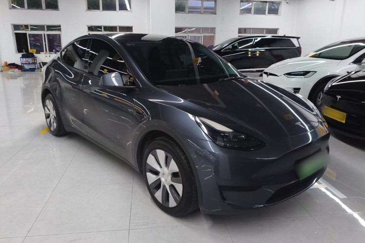 Tesla Model Y 2023 #4 Tesla Model Y 2023 car image #4