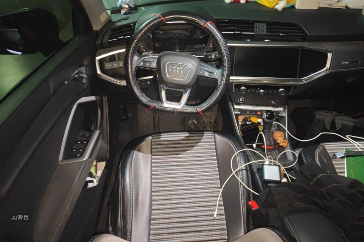 Audi Q3 2021 car image #12