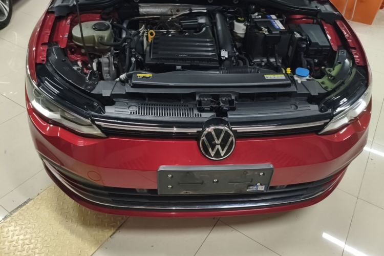 Volkswagen Golf 2022 car image #25