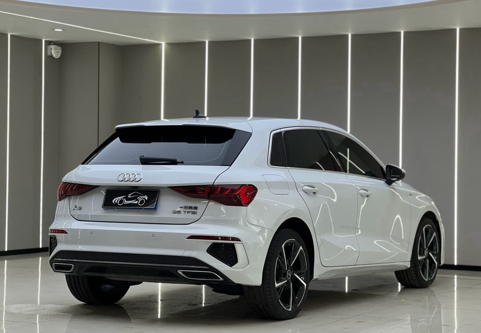 2023 #18 2023 imagen de coche #18