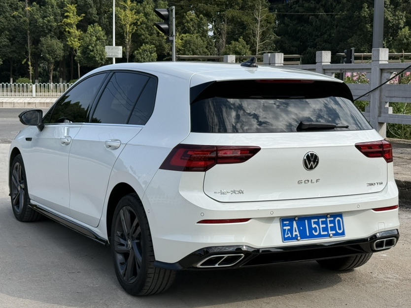 Volkswagen Golf 2022 car image #4